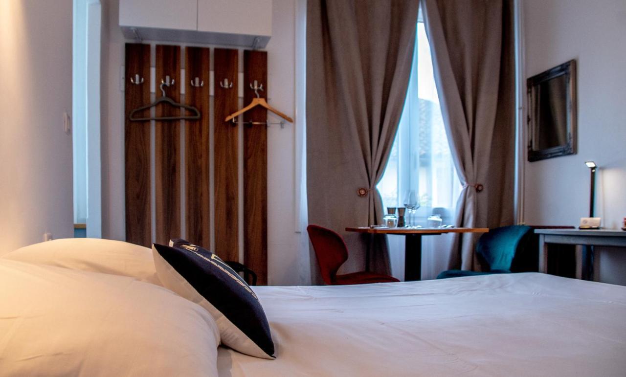 Hotel & Gastronomie - La Table De L'Europe Villeréal Dış mekan fotoğraf